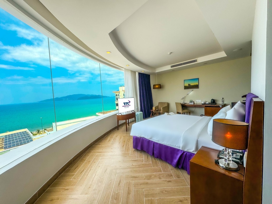 Tận hưởng khung cảnh biển Trần Phú đẹp như tranh ngay tại phòng TTC Hotel - Michelia. Tận hưởng khung cảnh biển Trần Phú đẹp như tranh ngay tại phòng TTC Hotel - Michelia.