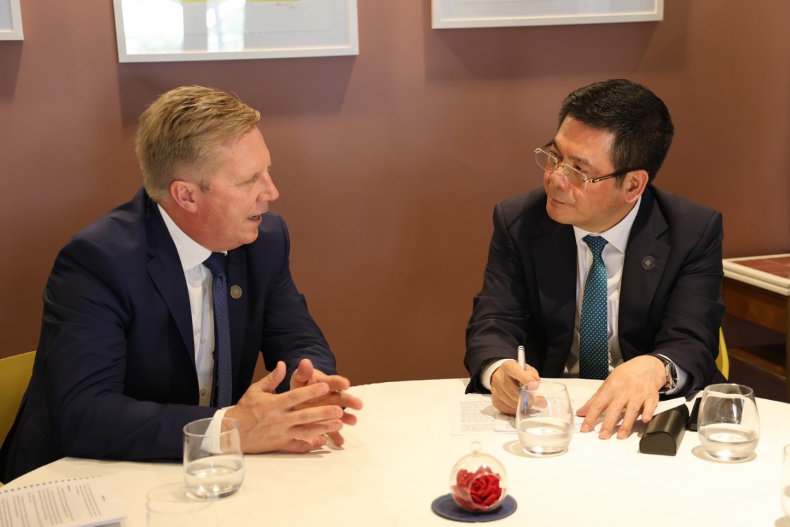 Bộ trưởng Nguyễn Hồng Diên tiếp xúc song phương với Bộ trưởng Thương mại New Zealnad