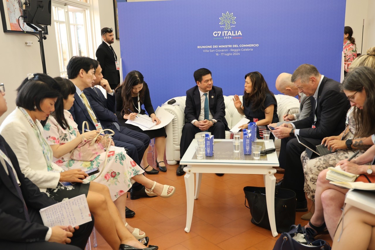 Chùm ảnh: Bộ trưởng Nguyễn Hồng Diên dự Hội nghị Bộ trưởng Thương mại G7 mở rộng và hoạt động bên lề Chùm ảnh: Bộ trưởng Nguyễn Hồng Diên dự Hội nghị Bộ trưởng Thương mại G7 mở rộng và hoạt động bên lề