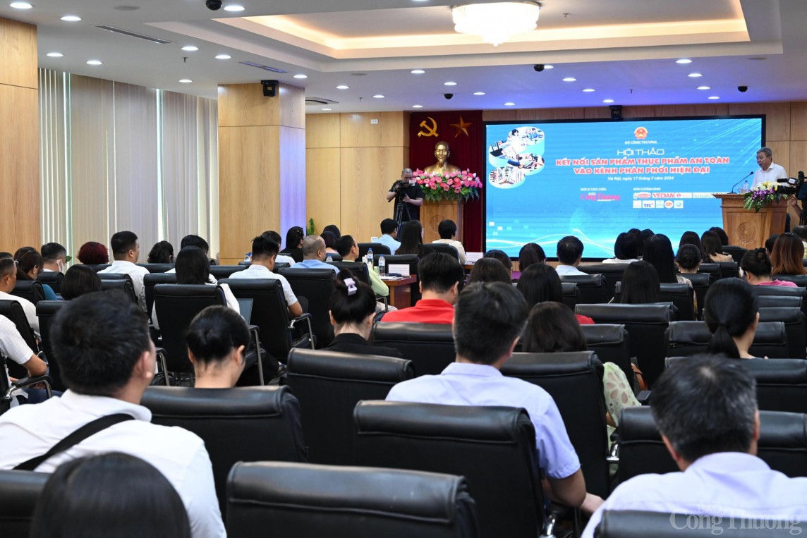 Khai mạc Hội thảo Kết nối sản phẩm thực phẩm an toàn vào kênh phân phối hiện đại Khai mạc Hội thảo Kết nối sản phẩm thực phẩm an toàn vào kênh phân phối hiện đại