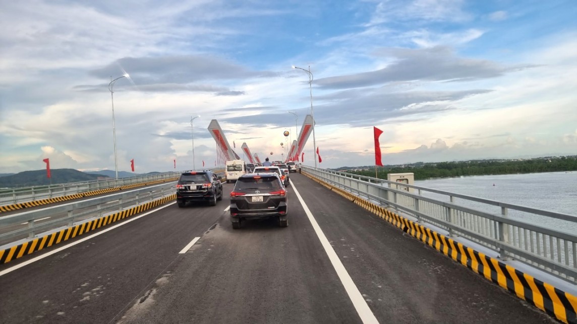 Cầu Bến Rừng nối Quảng Ninh và Hải Phòng chính thức được thông xe Cầu Bến Rừng nối Quảng Ninh và Hải Phòng chính thức được thông xe