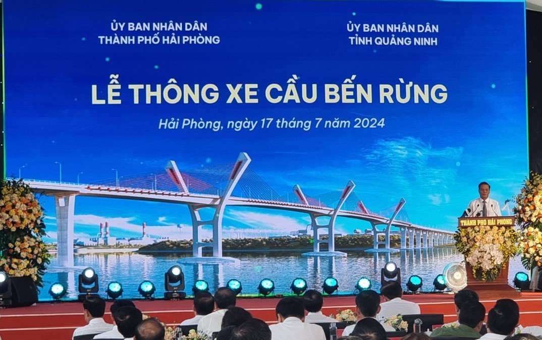 Cầu Bến Rừng nối Quảng Ninh và Hải Phòng chính thức được thông xe Cầu Bến Rừng nối Quảng Ninh và Hải Phòng chính thức được thông xe