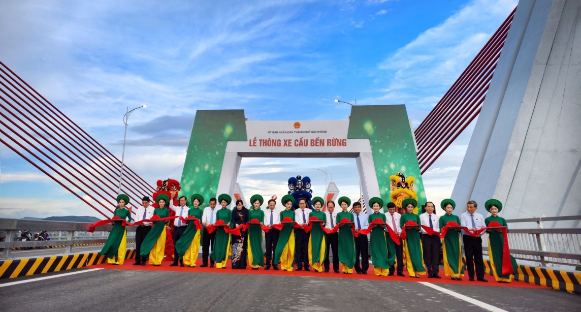 Cầu Bến Rừng nối Quảng Ninh và Hải Phòng chính thức được thông xe Cầu Bến Rừng nối Quảng Ninh và Hải Phòng chính thức được thông xe