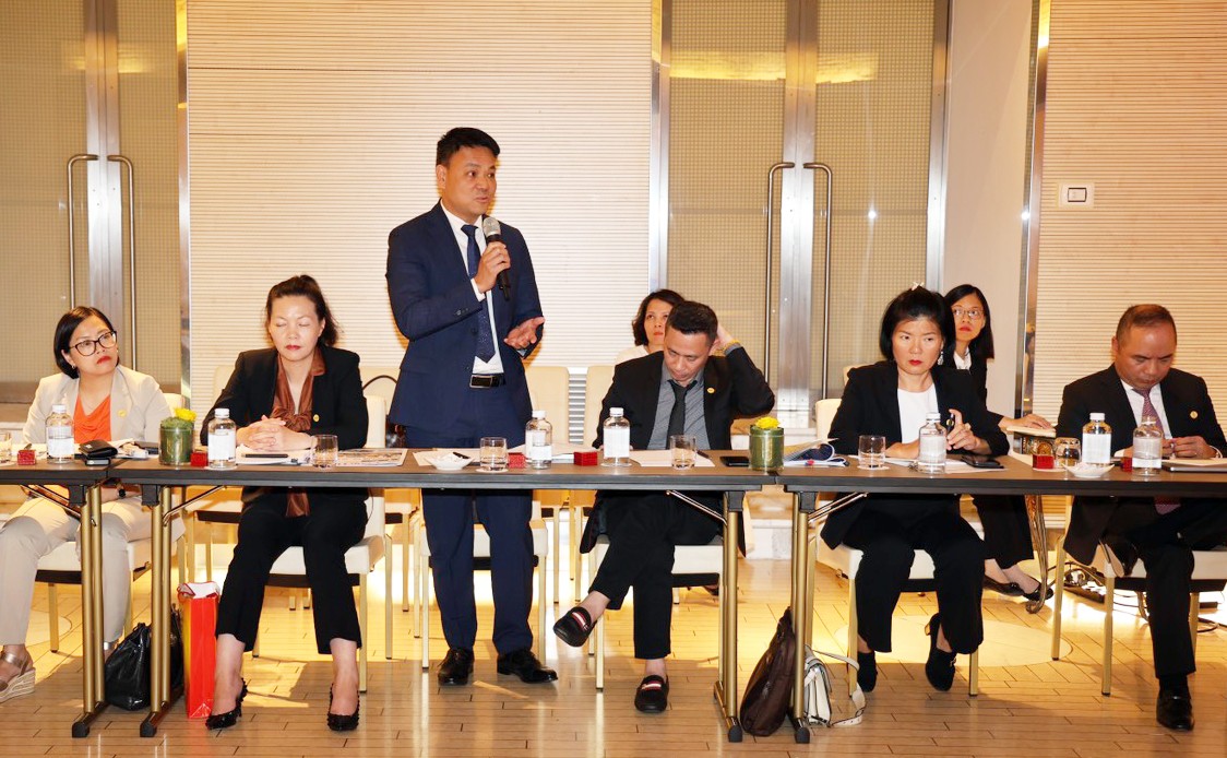 Bộ trưởng Nguyễn Hồng Diên chủ trì Hội nghị Tham tán Thương mại khu vực châu Âu Bộ trưởng Nguyễn Hồng Diên chủ trì Hội nghị Tham tán Thương mại khu vực châu Âu