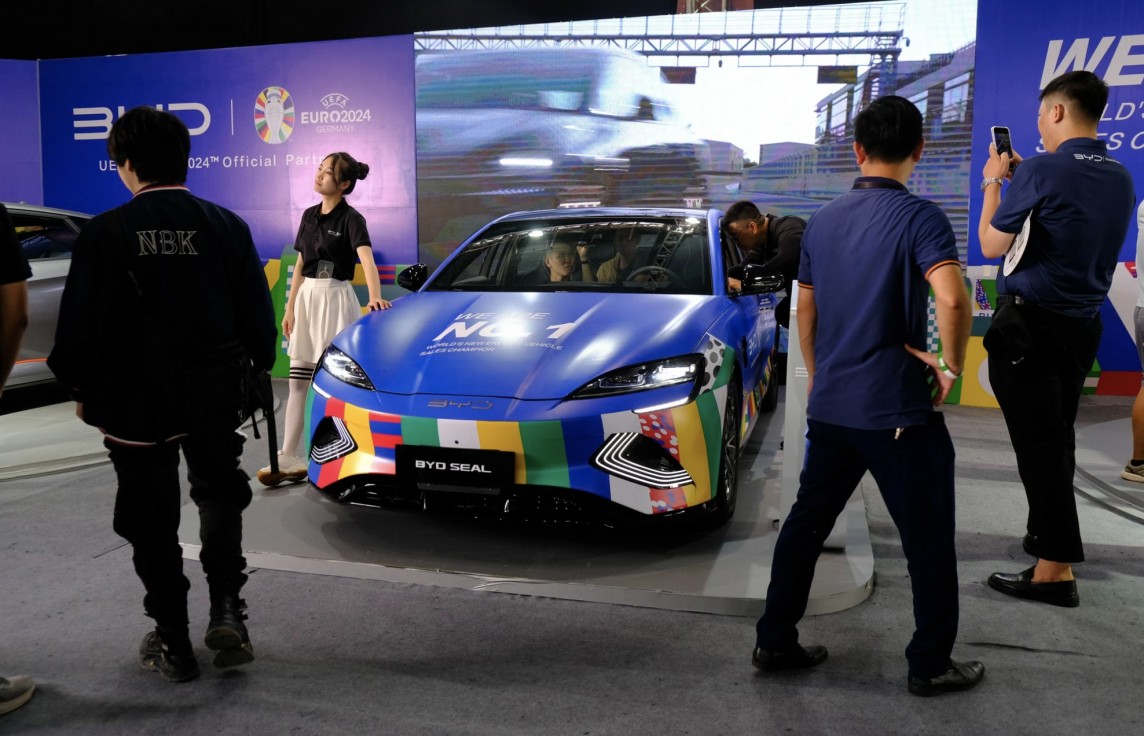 BYD Seal là sedan chạy điện đầu tiên tại thị trường Việt Nam. Ảnh: Trần Đình. BYD Seal là sedan chạy điện đầu tiên tại thị trường Việt Nam. Ảnh: Trần Đình.