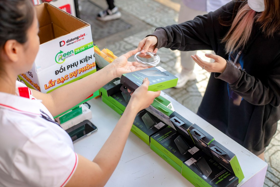 Di Động Việt tái khẳng định triết lý kinh doanh bằng chiến dịch mang giá trị đến cộng đồng Di Động Việt tái khẳng định triết lý kinh doanh bằng chiến dịch mang giá trị đến cộng đồng