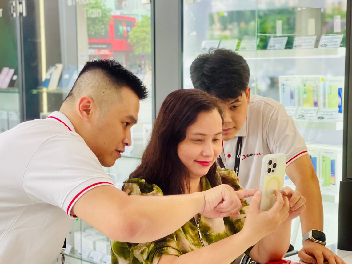 Di Động Việt tái khẳng định triết lý kinh doanh bằng chiến dịch mang giá trị đến cộng đồng Di Động Việt tái khẳng định triết lý kinh doanh bằng chiến dịch mang giá trị đến cộng đồng