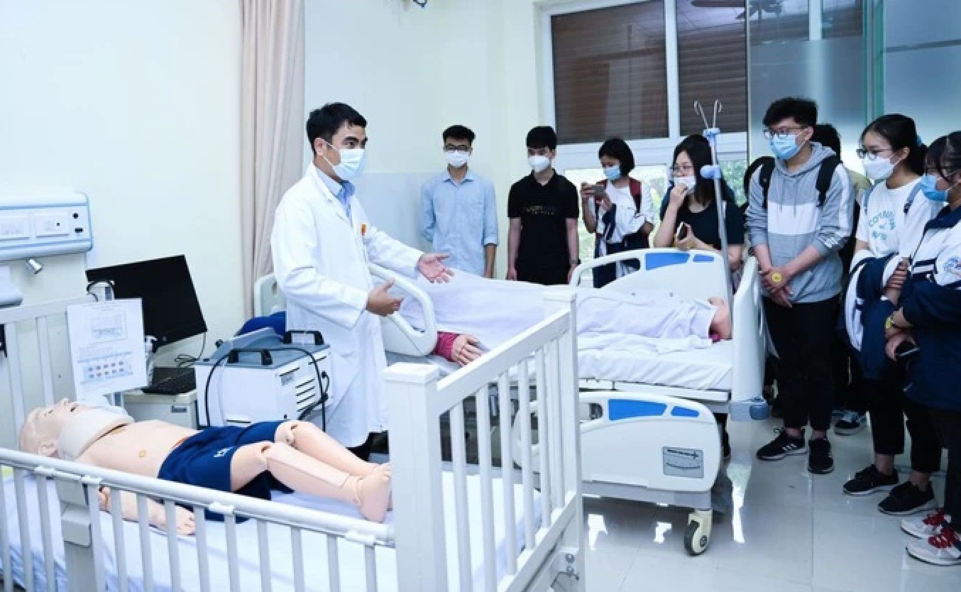 Điểm sàn ngành sức khỏe có chứng chỉ hành nghề năm 2024 từ 19 - 22,5 điểm