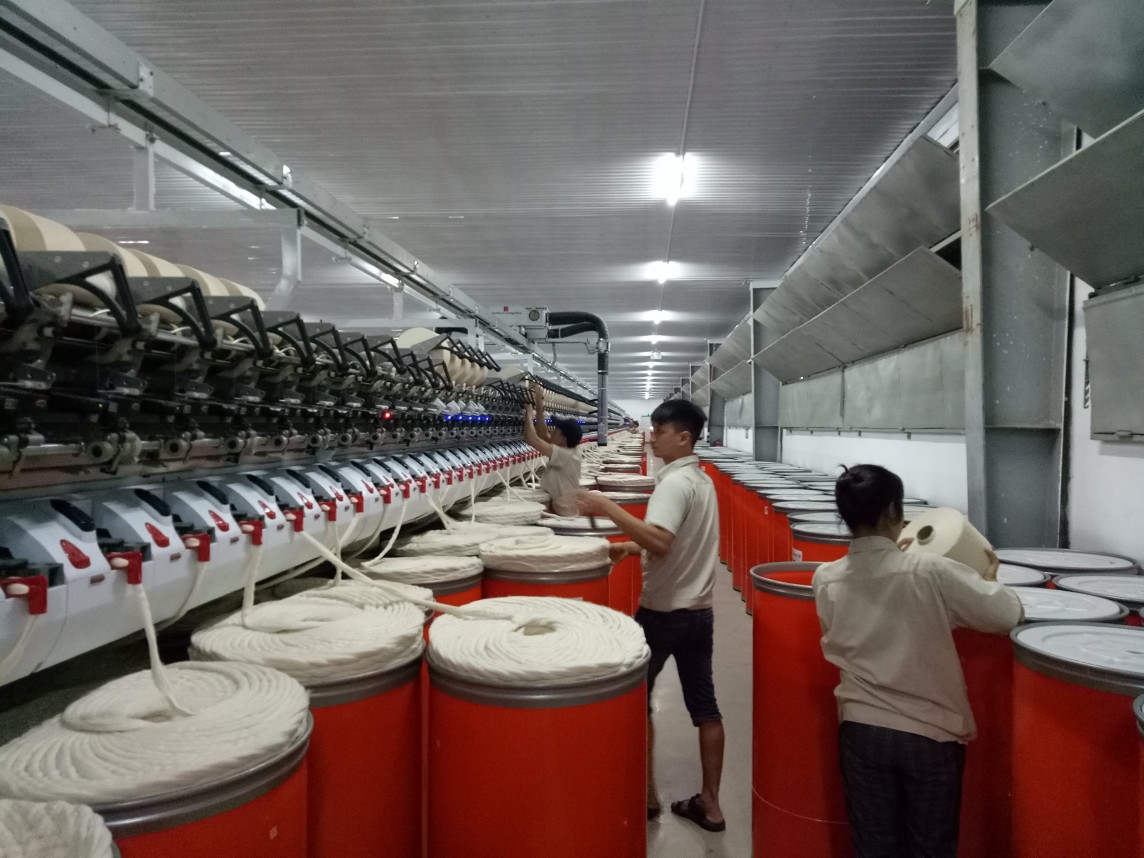 Doanh nghiệp ngành sợi được dự báo còn nhiều thách thức trong những tháng conf lạic ủa năm 2024. Ảnh Băng Dương Doanh nghiệp ngành sợi được dự báo còn nhiều thách thức trong những tháng conf lạic ủa năm 2024. Ảnh Băng Dương