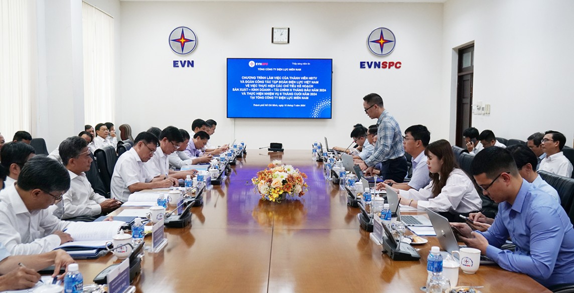 Nỗ lực đảm bảo cung cấp điện tháng cao điểm mùa nắng nóng Nỗ lực đảm bảo cung cấp điện tháng cao điểm mùa nắng nóng