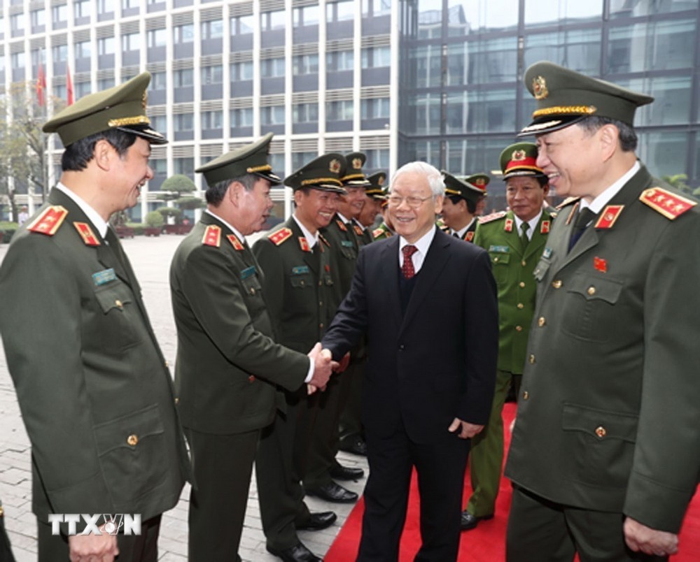 Tổng Bí thư Nguyễn Phú Trọng đến dự Hội nghị Công an toàn quốc lần thứ 73 (Hà Nội, 15/1/2018). (Ảnh: Trí Dũng/TTXVN) ttxvn_tong bi thu nguyen phu trong cong an quan doi (5).jpg