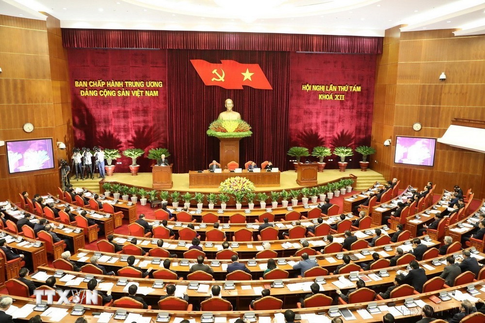 Tổng Bí thư Nguyễn Phú Trọng phát biểu khai mạc Hội nghị lần thứ tám Ban Chấp hành Trung ương Đảng Cộng sản Việt Nam khóa XII (Hà Nội, 2/10/2018). (Ảnh: Trí Dũng/TTXVN) ttxvn_tong bi th nguyen phu trong xay dung dang (5).jpg