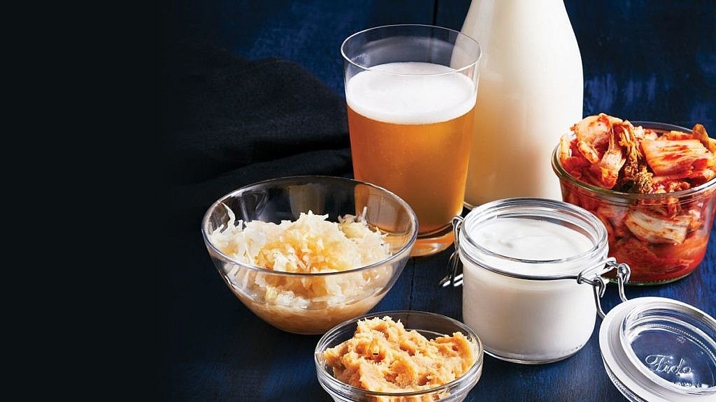 Thực phẩm lên men chứa những vi sinh vật sống có lợi cho sức khỏe. Ảnh: Lorca Thực phẩm lên men chứa những vi sinh vật sống có lợi cho sức khỏe. Ảnh: Lorca