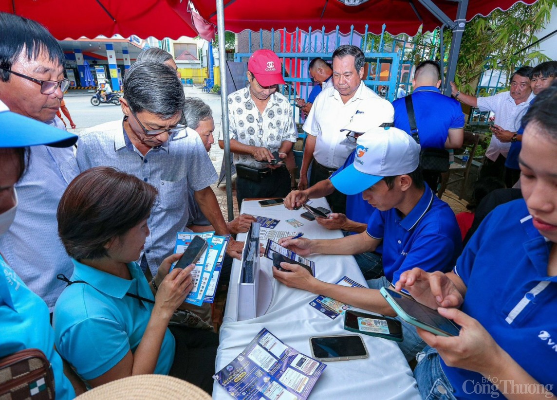 Cán bộ xã tại TP. Đà Nẵng tham gia ngày hội chuyển đổi số Cán bộ xã tại TP. Đà Nẵng tham gia ngày hội chuyển đổi số