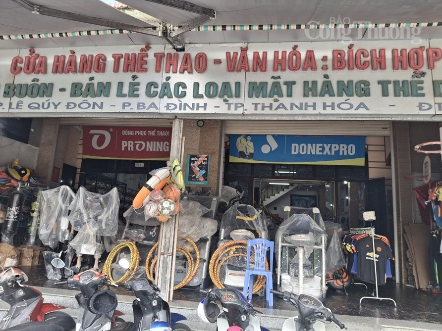 Thanh Hóa: Phát hiện, thu giữ hơn 2.800 sản phẩm có dấu hiệu giả mạo nhãn hiệu Nike và Adidas