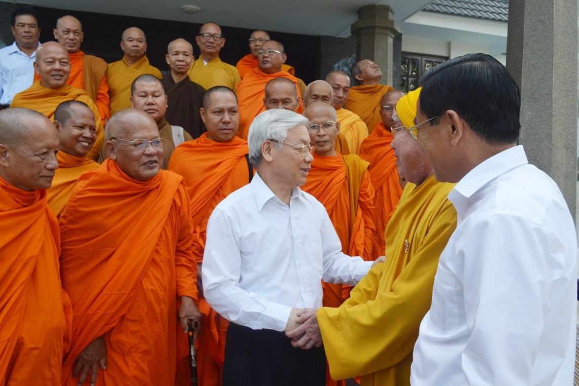 Tổng Bí thư Nguyễn Phú Trọng thăm hỏi Ban Trị sự Giáo hội Phật giáo Việt Nam tỉnh Sóc Trăng (Ảnh STO). Tổng Bí thư Nguyễn Phú Trọng thăm hỏi Ban Trị sự Giáo hội Phật giáo Việt Nam tỉnh Sóc Trăng (Ảnh STO).