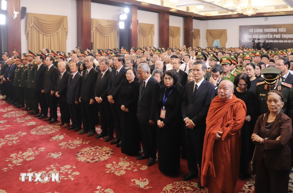 Lễ viếng Tổng Bí thư Nguyễn Phú Trọng tại Hội trường Thống Nhất, ngày 25/7/2024. (Ảnh: TTXVN) ttxvn_le vieng tong bi thu tai TPHCM (1).jpg