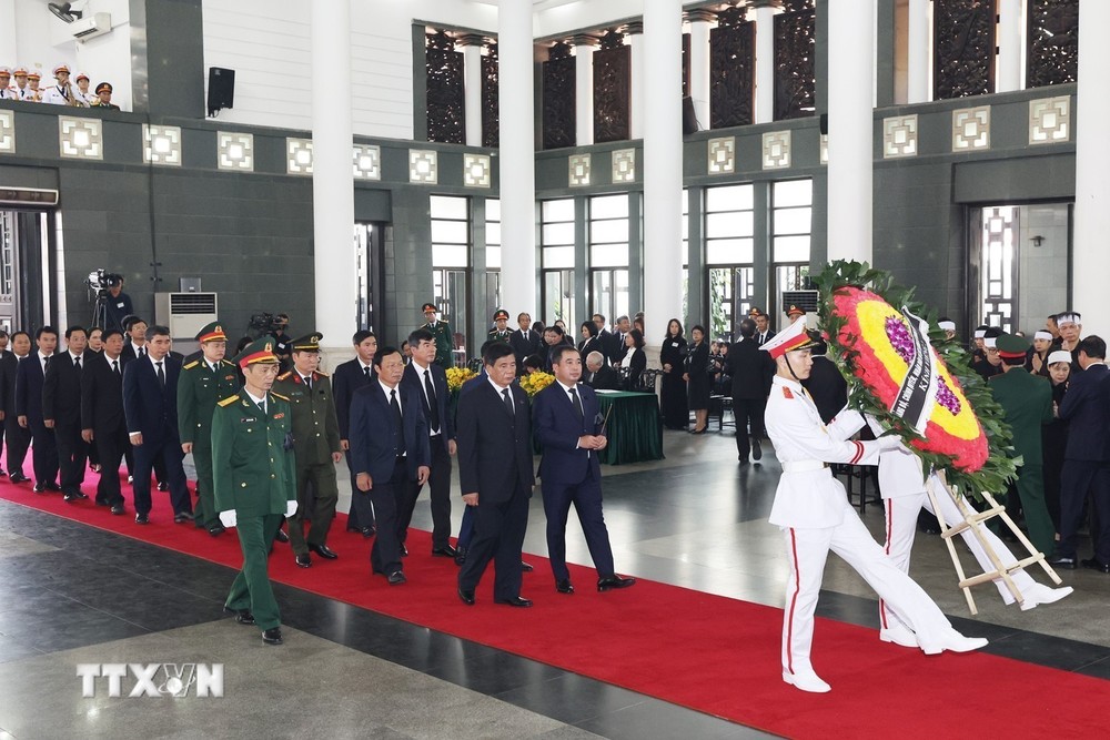 Đoàn tỉnh Hải Dương viếng Tổng Bí thư Nguyễn Phú Trọng. (Ảnh: TTXVN) TTXVN_2507Haiduong2.jpg