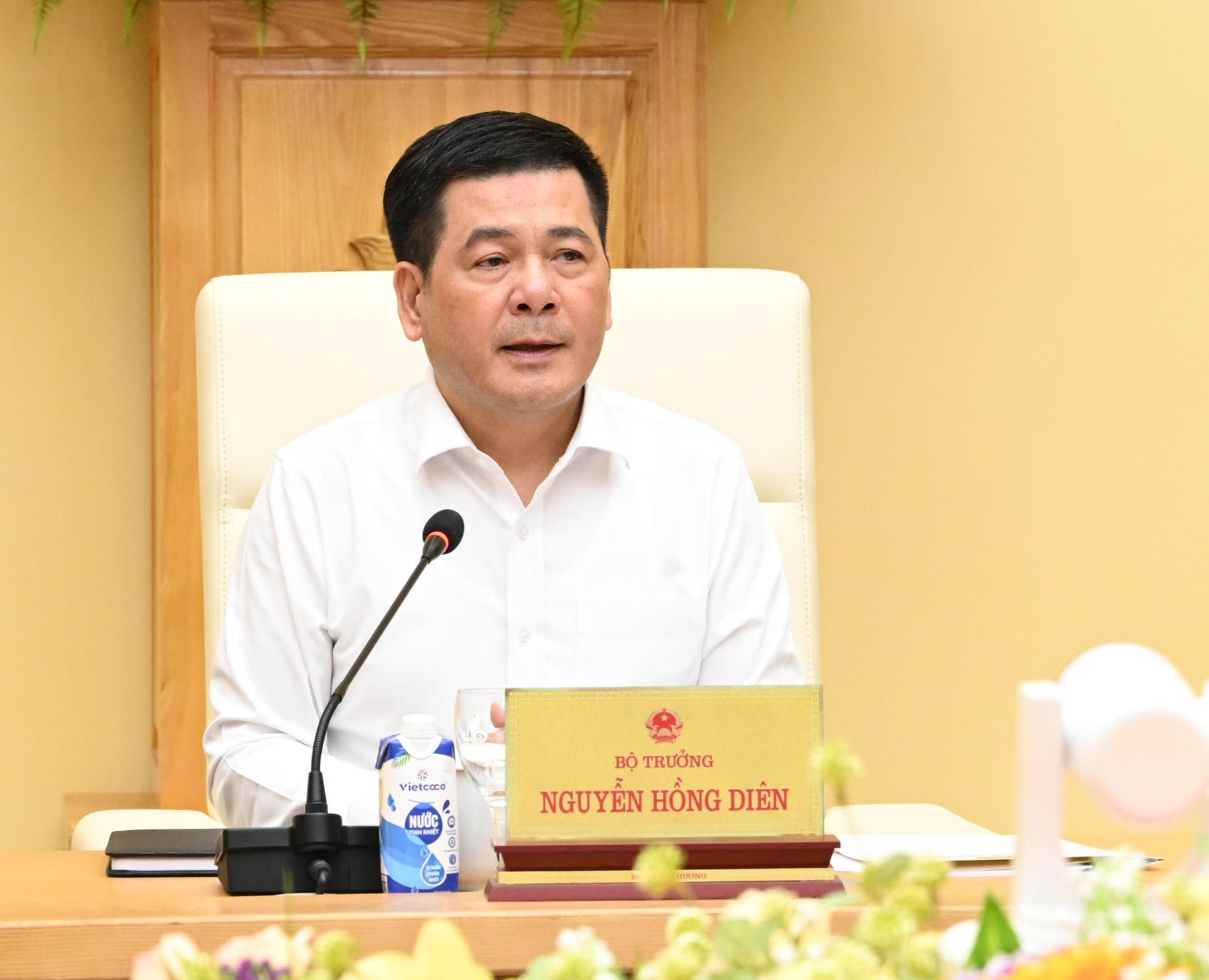 Bộ trưởng Nguyễn Hồng Diên chủ trì Hội nghị Thúc đẩy hợp tác mua bán than với Lào Bộ trưởng Nguyễn Hồng Diên chủ trì Hội nghị Thúc đẩy hợp tác mua bán than với Lào