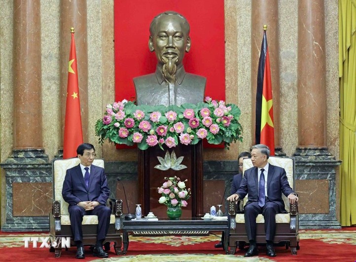 Chủ tịch nước Tô Lâm tiếp lãnh đạo cấp cao một số nước tới viếng Tổng Bí Thư Nguyễn Phú Trọng. Chủ tịch nước Tô Lâm tiếp lãnh đạo cấp cao một số nước tới viếng Tổng Bí Thư Nguyễn Phú Trọng.