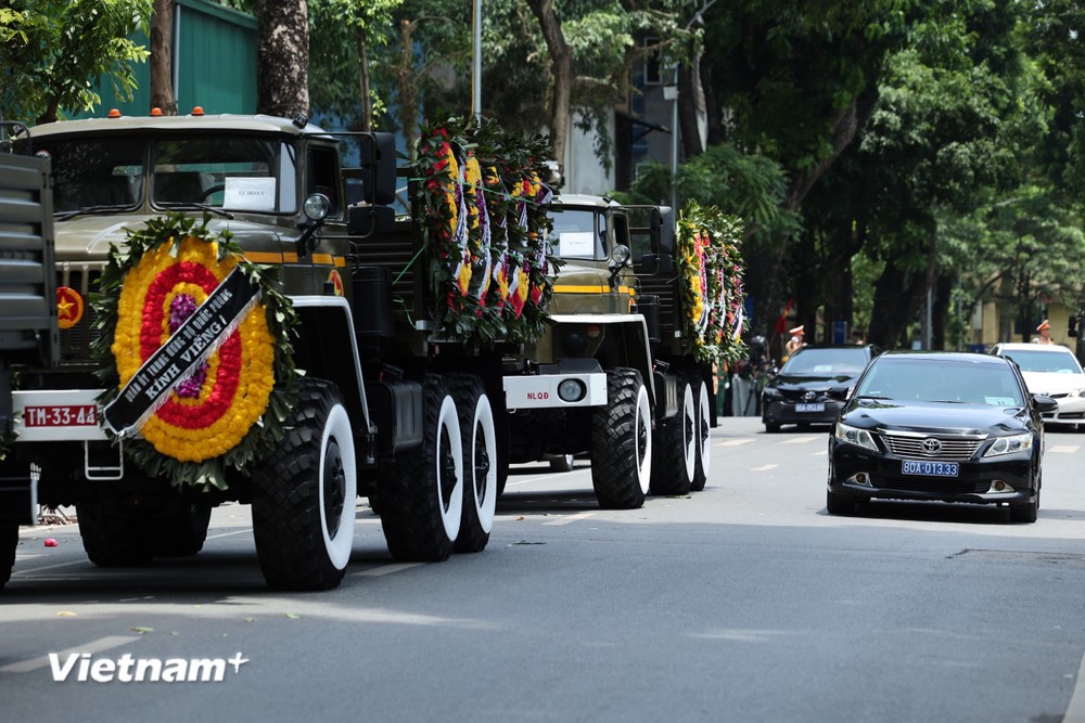 Đội xe sẵn sàng vào vị trí thực hiện nhiệm vụ. (Ảnh: Minh Sơn/Vietnam+) vnp_truydieu9.jpg