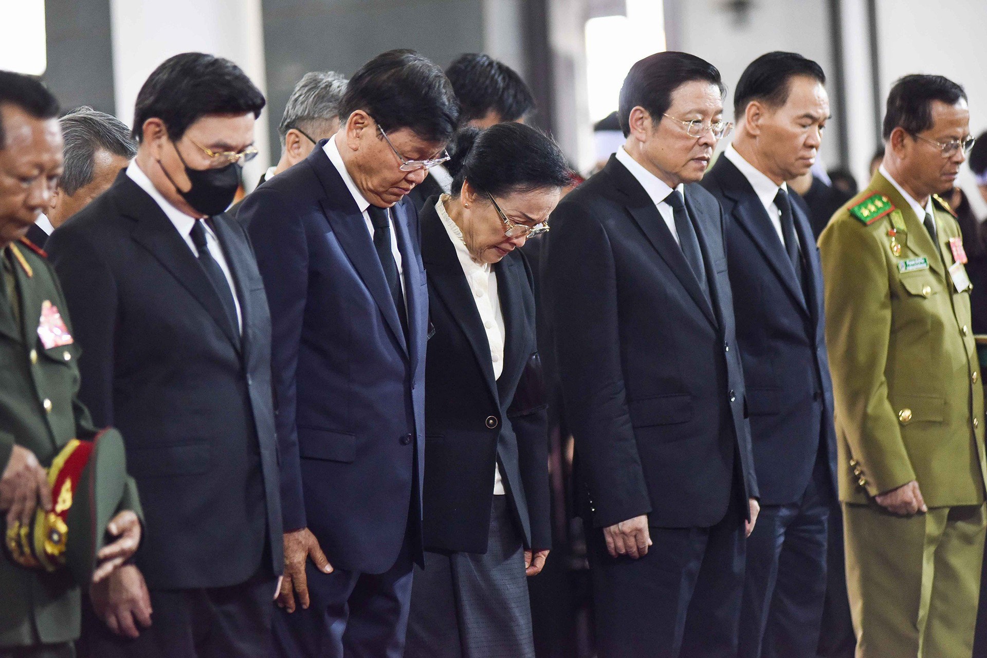 Cái ôm giữa hai phu nhân Tổng Bí thư Lào-Việt: Hơn cả một nghi thức ngoại giao