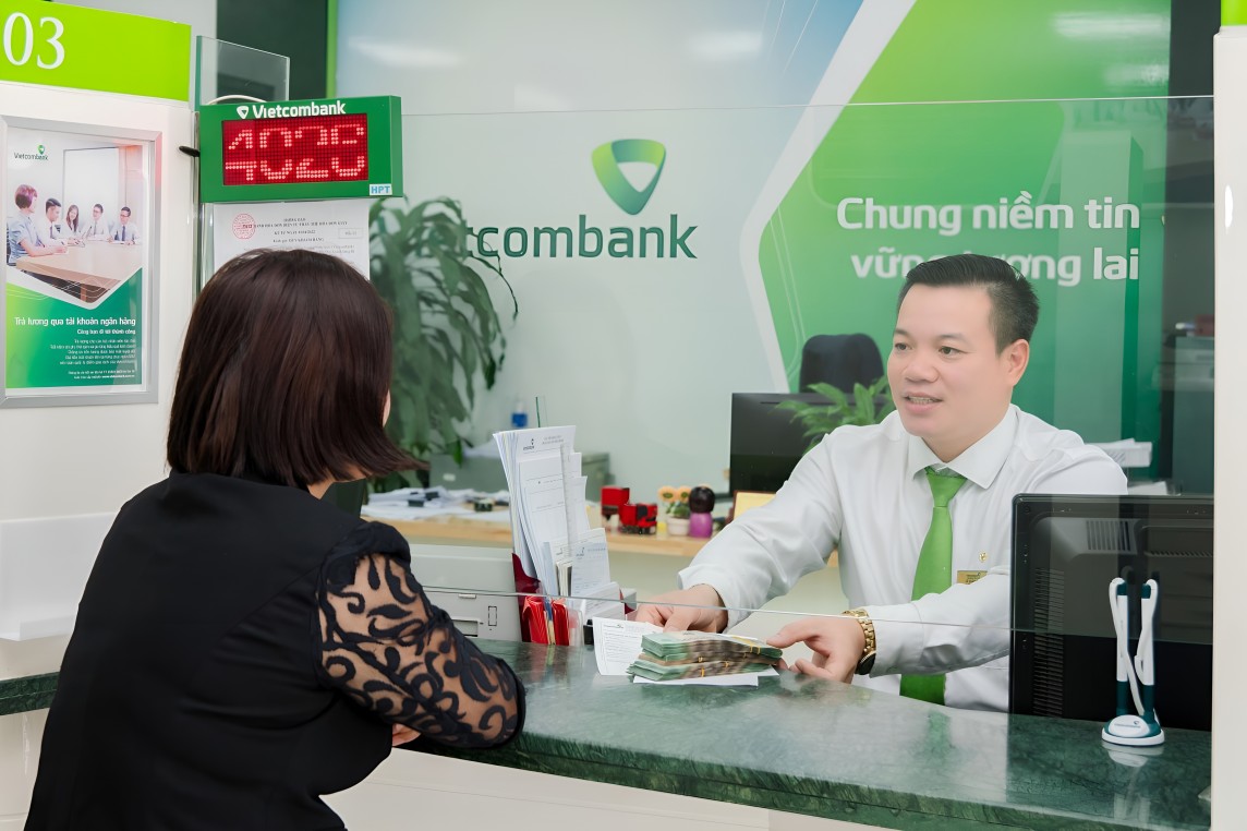 Gương sáng tại PGD Như Quỳnh – Vietcombank Hưng Yên: “Gian nan” thuyết phục khách hàng trước cạm bẫy lừa đảo Gương sáng tại PGD Như Quỳnh – Vietcombank Hưng Yên: “Gian nan” thuyết phục khách hàng trước cạm bẫy lừa đảo