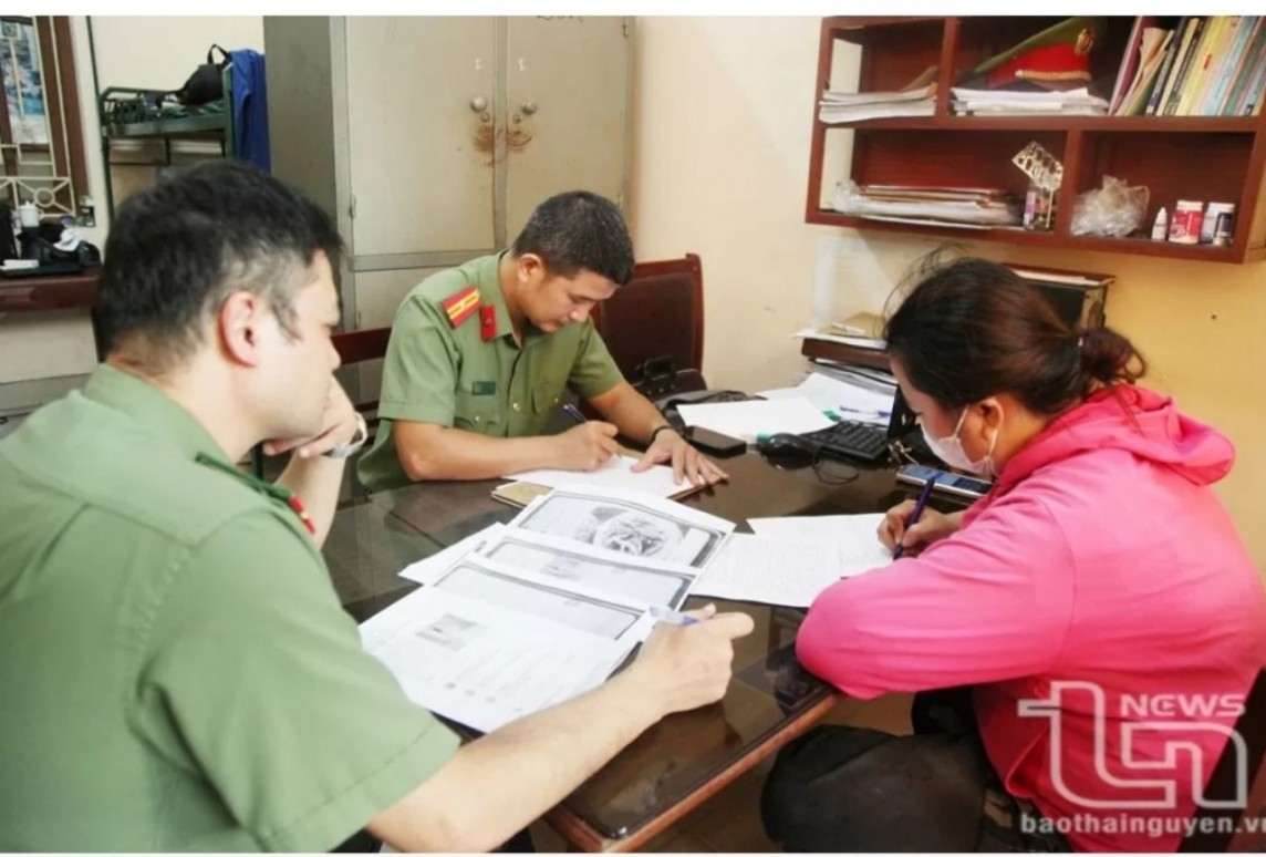 Lại nhức nhối chuyện xin clip nhạy cảm ‘nữ nhân viên Samsung lây HIV cho nhiều người’ Lại nhức nhối chuyện xin clip nhạy cảm ‘nữ nhân viên Samsung lây HIV cho nhiều người’