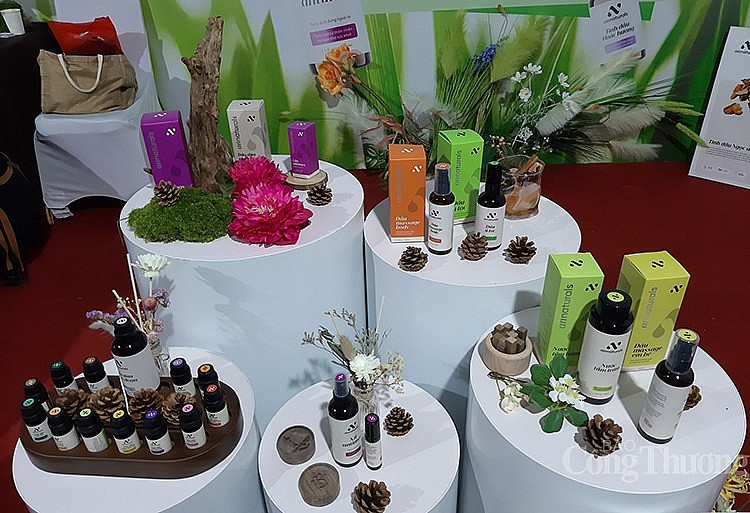 Sản phẩm tinh dầu Sản phẩm tinh dầu