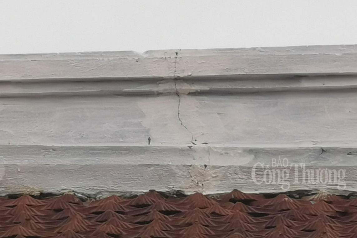 Phần công trình đình làng 24 tỷ ở Hà Nội đổ sập: Hé lộ dấu hiệu bất thường Phần công trình đình làng 24 tỷ ở Hà Nội đổ sập: Hé lộ dấu hiệu bất thường