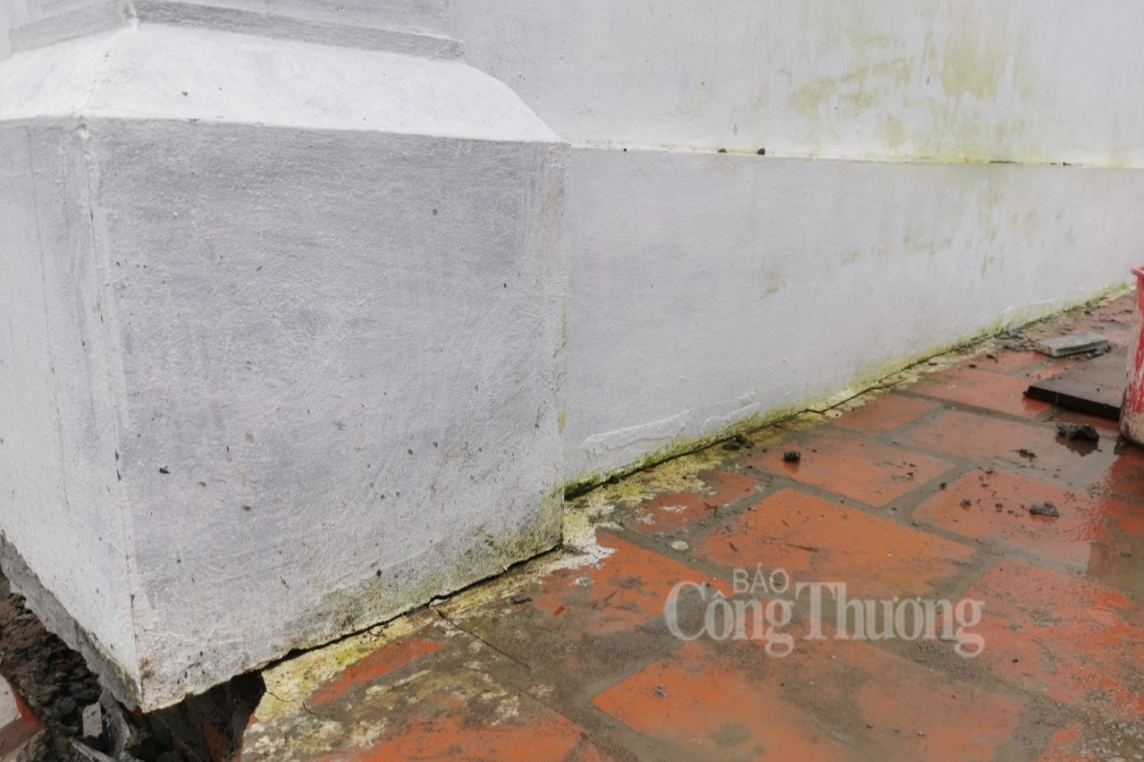 Phần công trình đình làng 24 tỷ ở Hà Nội đổ sập: Hé lộ dấu hiệu bất thường Phần công trình đình làng 24 tỷ ở Hà Nội đổ sập: Hé lộ dấu hiệu bất thường