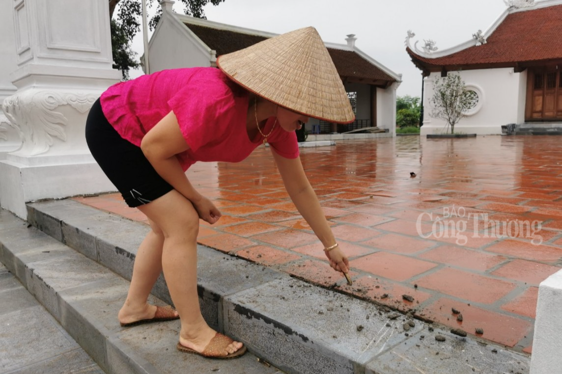 Phần công trình đình làng 24 tỷ ở Hà Nội đổ sập: Hé lộ dấu hiệu bất thường Phần công trình đình làng 24 tỷ ở Hà Nội đổ sập: Hé lộ dấu hiệu bất thường