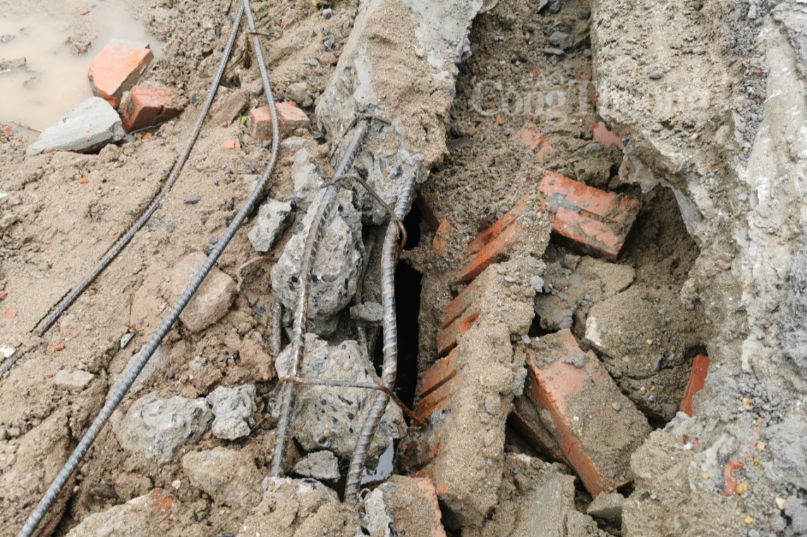 Phần công trình đình làng 24 tỷ ở Hà Nội đổ sập: Hé lộ dấu hiệu bất thường Phần công trình đình làng 24 tỷ ở Hà Nội đổ sập: Hé lộ dấu hiệu bất thường