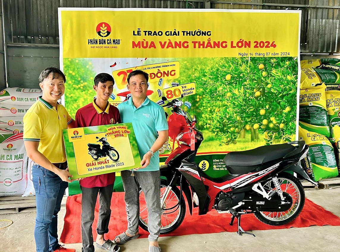 Có thêm chiếc xe mới, công việc đồng ruộng của anh Lê Văn Thắng dễ dàng hơn Có thêm chiếc xe mới, công việc đồng ruộng của anh Lê Văn Thắng dễ dàng hơn