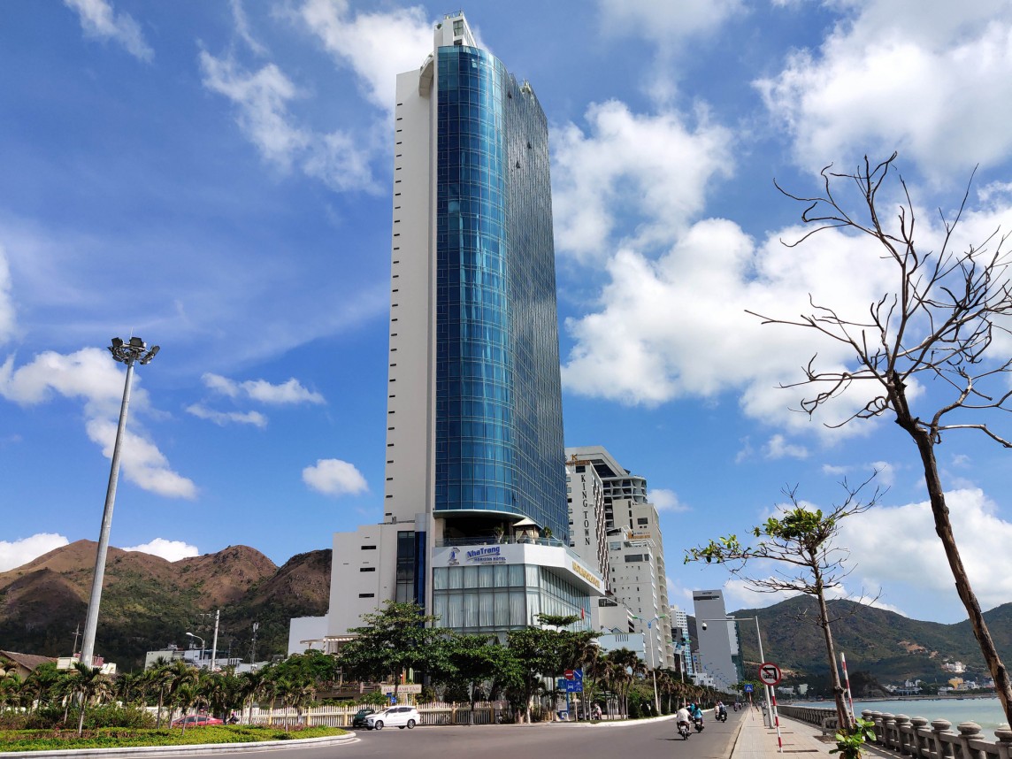 Phát hiện 3 khách sạn 5 sao tại Nha Trang nguồn nhân lực hạn chế chưa tương ứng hạng sao Phát hiện 3 khách sạn 5 sao tại Nha Trang nguồn nhân lực hạn chế chưa tương ứng hạng sao