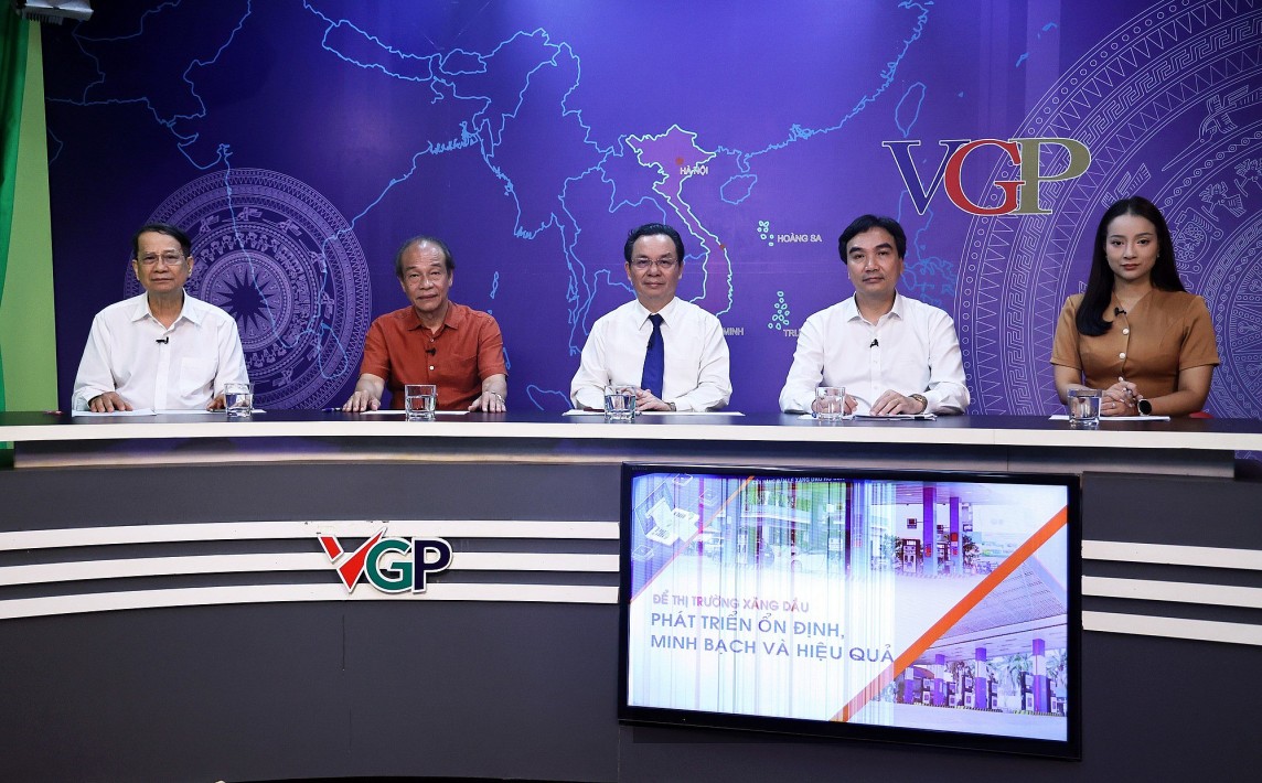 Thị trường xăng dầu: Cần xác định rõ 'vai' nhà nước và doanh nghiệp Thị trường xăng dầu: Cần xác định rõ 'vai' nhà nước và doanh nghiệp