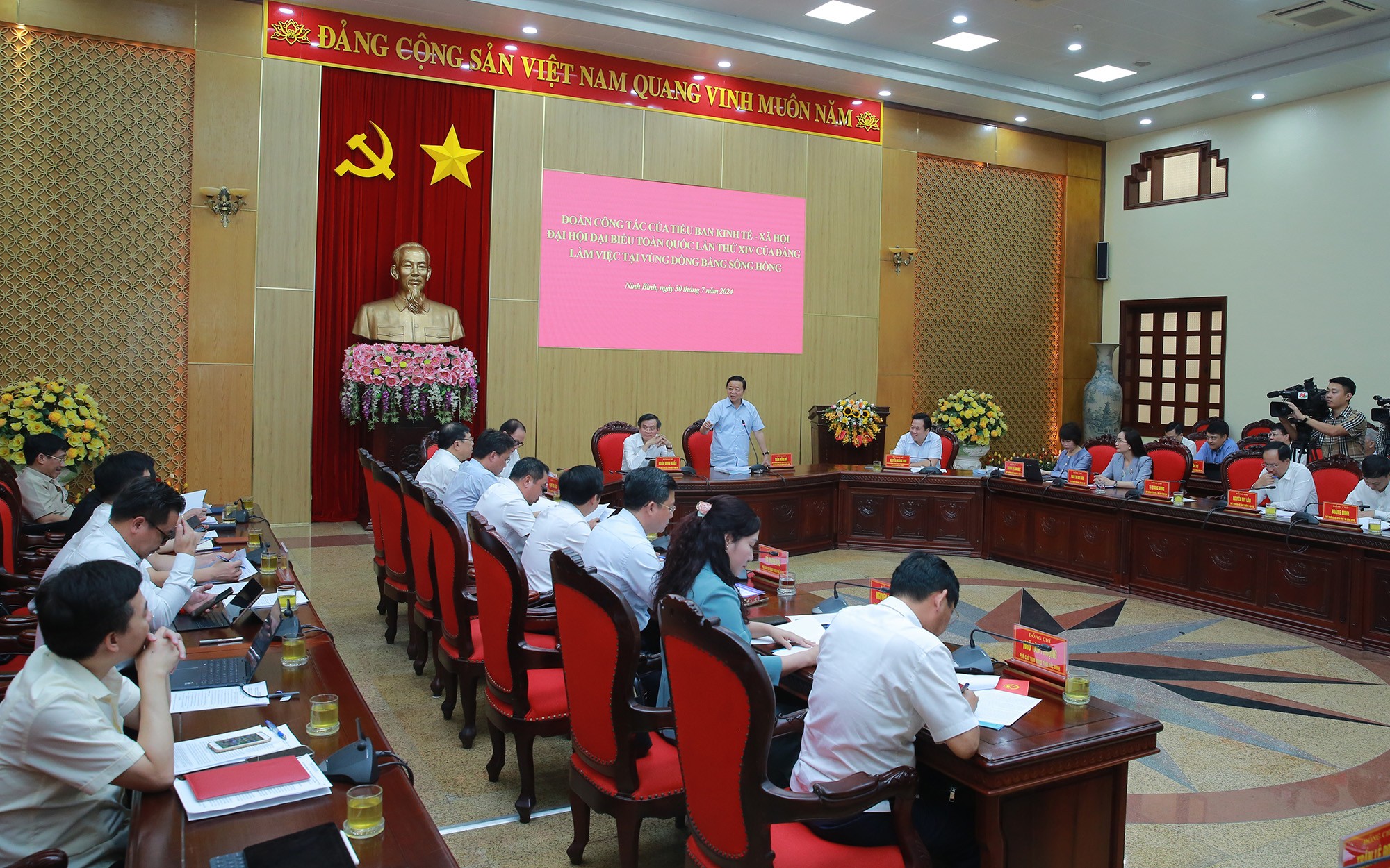 Đề xuất các hướng đột phá, động lực mới để thúc đẩy phát triển kinh tế Đồng bằng sông Hồng