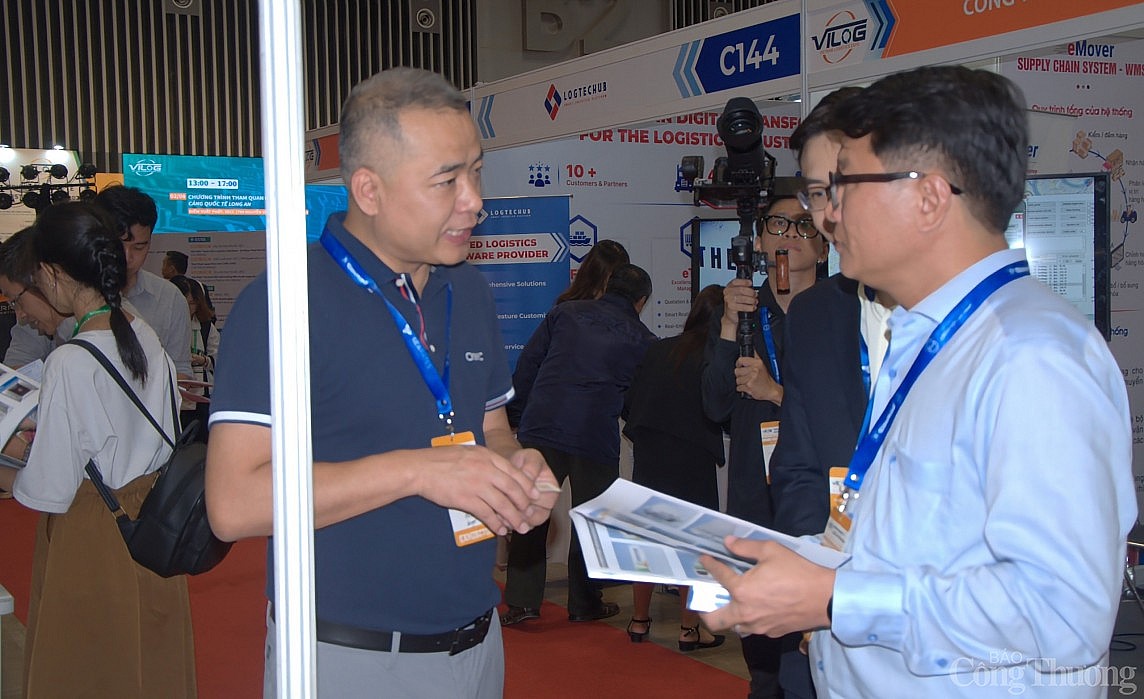 Thứ trưởng Phan Thị Thắng dự Triển lãm quốc tế Logistics Việt Nam 2024