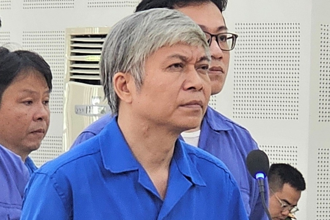 Tuyên án 9 năm cựu chủ tịch ‘chỉ nhận tiền quà’; Ly kỳ hành trình truy đuổi 3 nghi phạm cướp taxi Tuyên án 9 năm cựu chủ tịch ‘chỉ nhận tiền quà’; Ly kỳ hành trình truy đuổi 3 nghi phạm cướp taxi