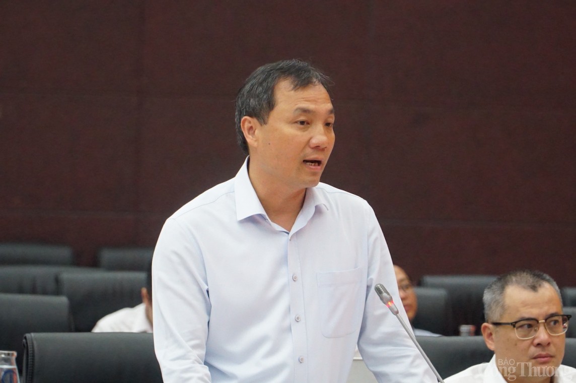 Bí thư Tỉnh ủy Hà Tĩnh Hoàng Trung Dũng đề xuất sớm triển khai đường sắt cao tốc Bí thư Tỉnh ủy Hà Tĩnh Hoàng Trung Dũng đề xuất sớm triển khai đường sắt cao tốc