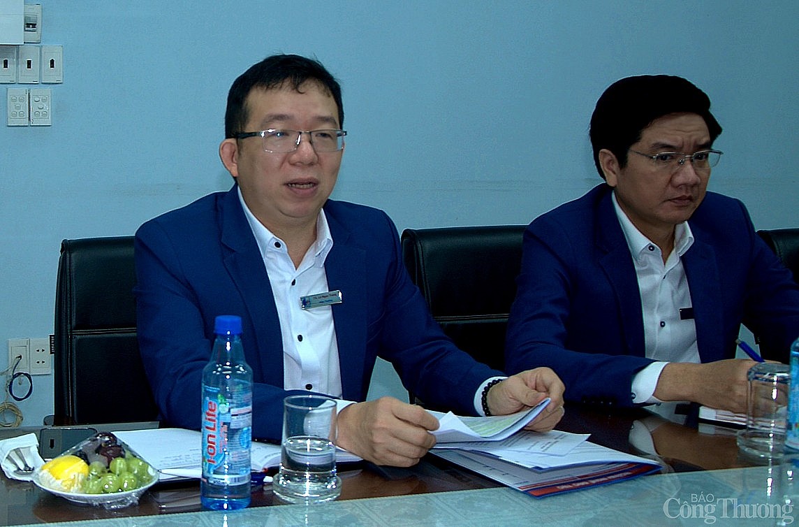 Thứ trưởng Phan Thị Thắng làm việc với Trường Cao đẳng Kinh tế Đối ngoại về tài chính, đầu tư công