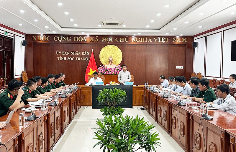 Quang cảnh buổi làm việc (Ảnh soctrang.gov.vn) Ông Trần Văn Lâu, Chủ tịch UBND tỉnh Sóc Trăng phát biểu tại buổi làm việc (Ảnh soctrang.gov.vn)