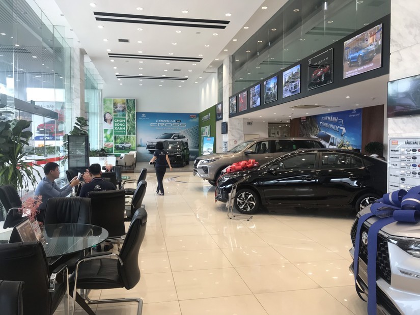 Chậm đăng ký phí trước bạ ô tô mới, chủ xe bị phạt bao nhiêu tiền? Chậm đăng ký phí trước bạ ô tô mới, chủ xe bị phạt bao nhiêu tiền?