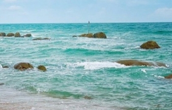 Dự báo thời tiết biển hôm nay 4/8/2024: Mưa rào và có dông, đề phòng lốc xoáy gió mạnh