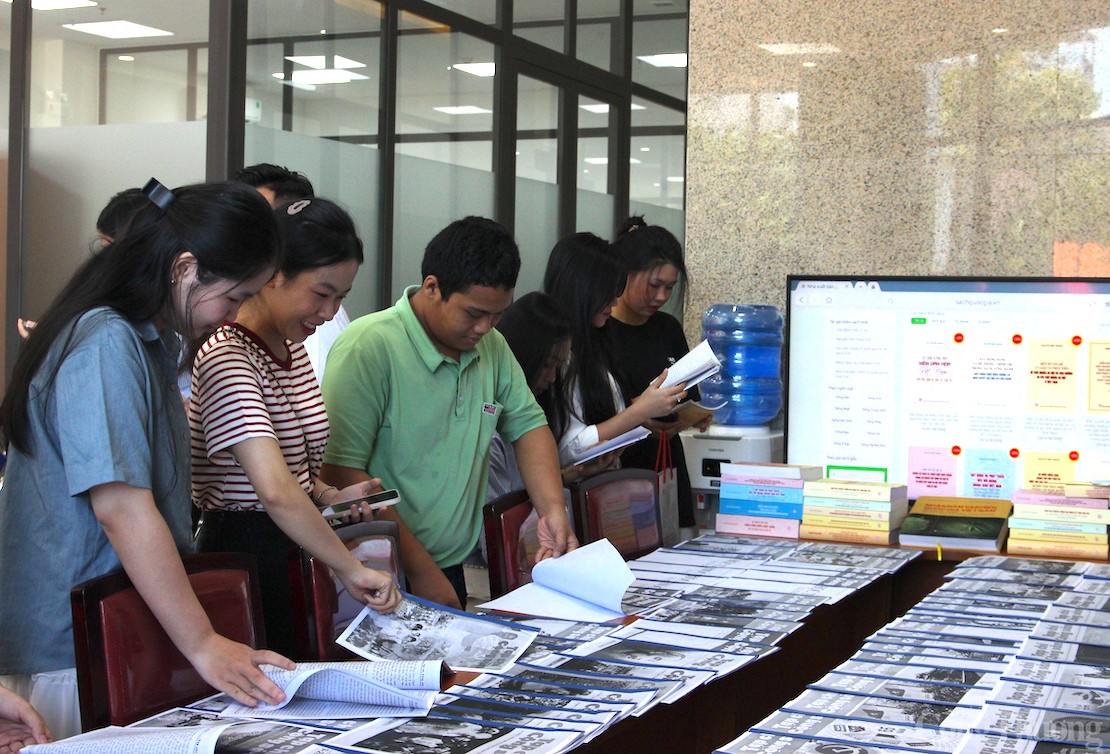 Không gian văn hóa Tổng Bí thư Nguyễn Phú Trọng lan tỏa những giá trị từ di sản của cố Tổng Bí thư giúp thế hệ trẻ hiểu rõ trách nhiệm đối với đất nước, từ đó cống hiến cho sự phát triển bền vững của Việt Nam Không gian văn hóa Tổng Bí thư Nguyễn Phú Trọng lan tỏa những giá trị từ di sản của cố Tổng Bí thư giúp thế hệ trẻ hiểu rõ trách nhiệm đối với đất nước, từ đó cống hiến cho sự phát triển bền vững của Việt Nam