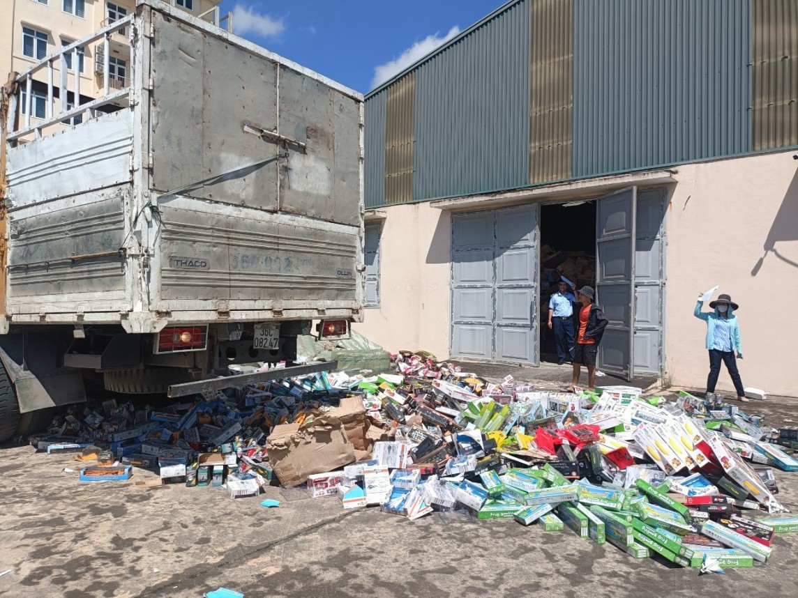 quản lý thị trường tiêu hủy hàng vi phạm quản lý thị trường tiêu hủy hàng vi phạm