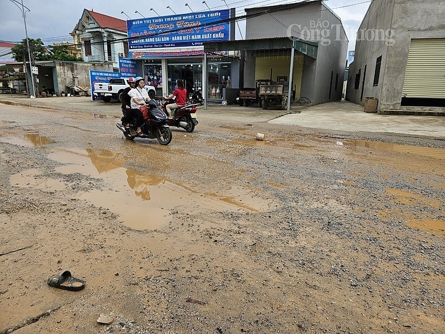 Dân ‘kêu trời’ vì tỉnh lộ 526 xuống cấp sau phản ánh của báo Công Thương phản ánh đến nay ra sao?