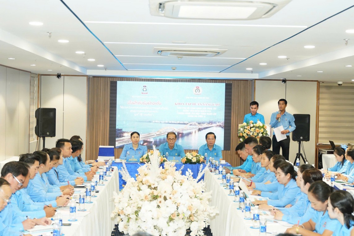 Công đoàn Công Thương Việt Nam tập huấn công tác giảng viên kiêm nhiệm cho cán bộ Công đoàn Lào