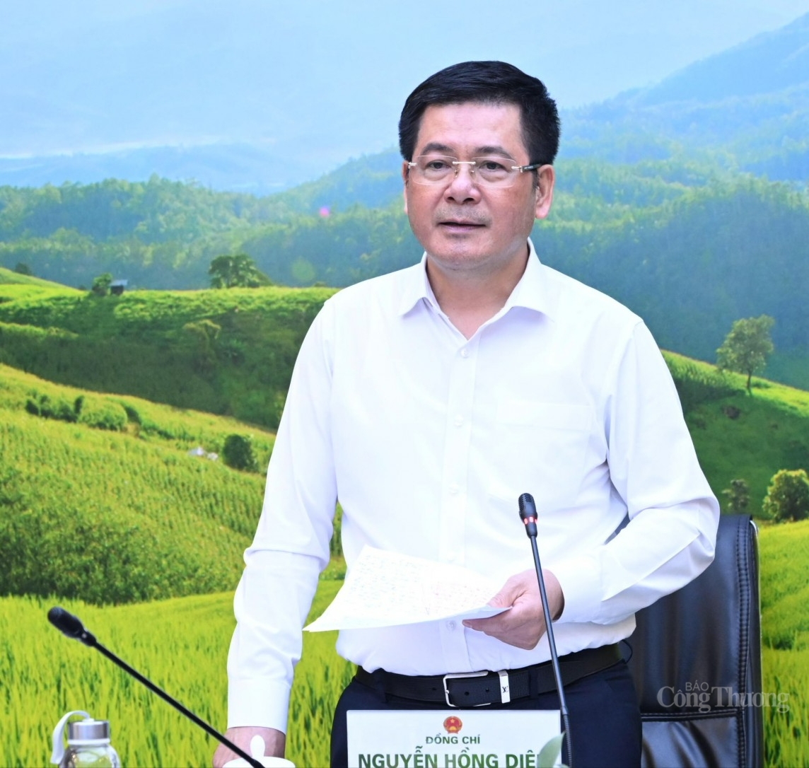 Bộ trưởng Nguyễn Hồng Diên: Doanh nghiệp chưa tạo được thương hiệu gạo Việt trong lòng người tiêu dùng quốc tế Bộ trưởng Nguyễn Hồng Diên: Doanh nghiệp chưa tạo được thương hiệu gạo Việt trong lòng người tiêu dùng quốc tế