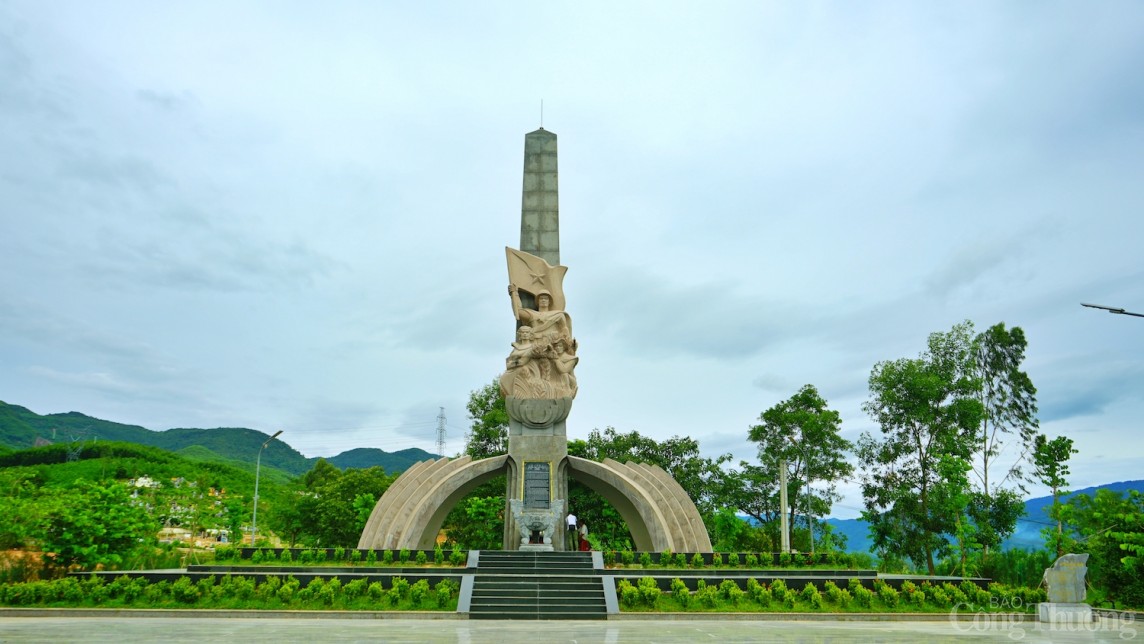 Về Thượng Đức anh hùng Về Thượng Đức anh hùng